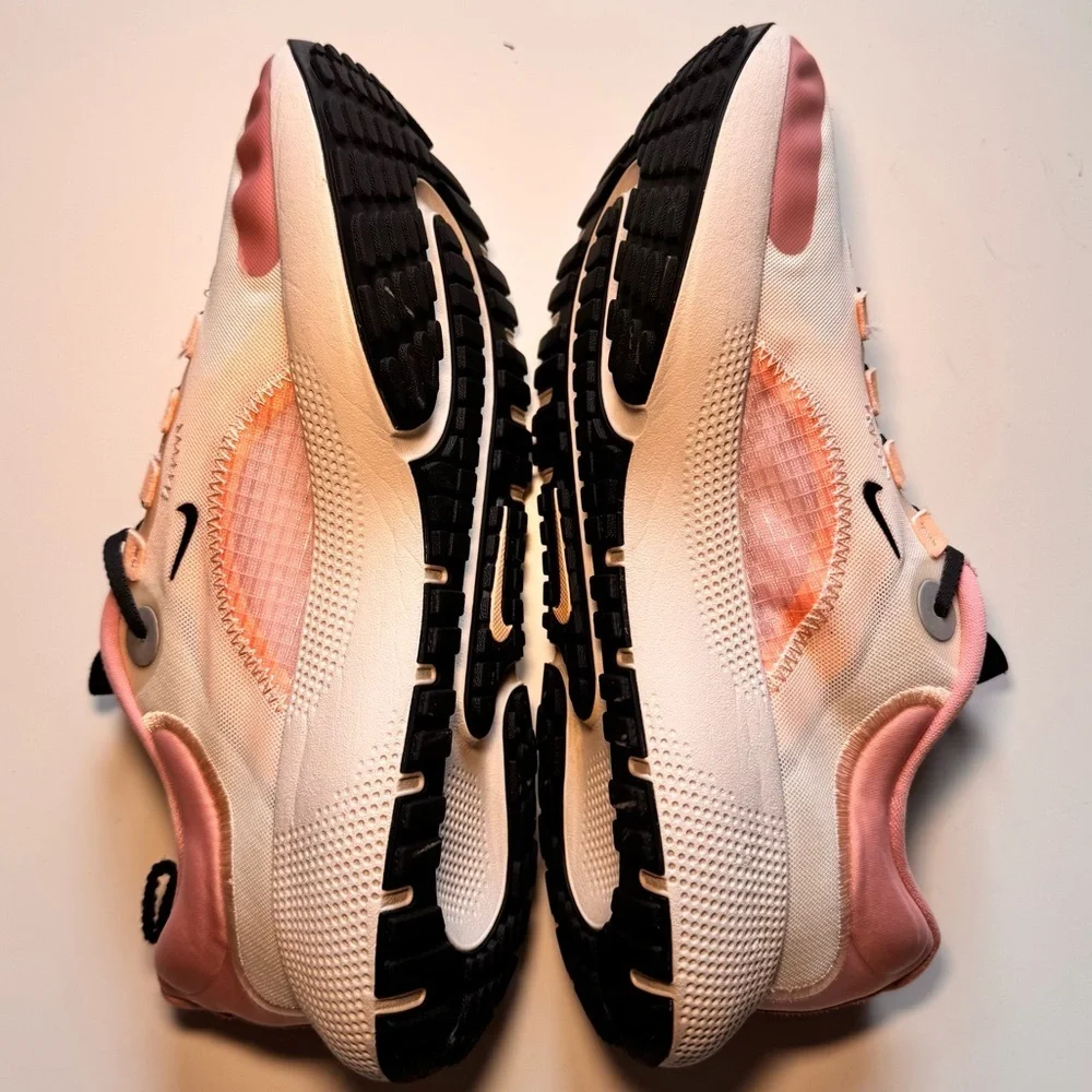 NIKE RUNNING SHOE REACT ESCAPE RUN - SAIL/DARK SMOKE GREY/PINK WOMEN
